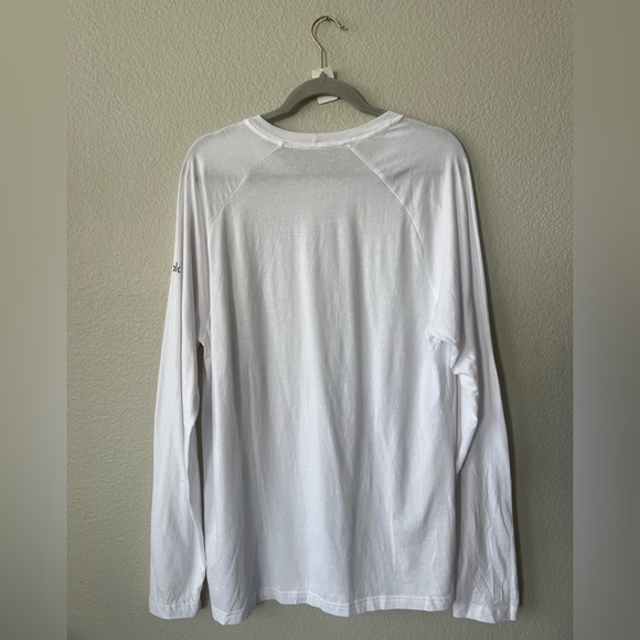 ALO Yoga Activewear Triumph Long Sleeve Tshirt in White Mens Size XL - Picture 5 of 13